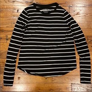 black and white striped women’s long sleeve tshirt